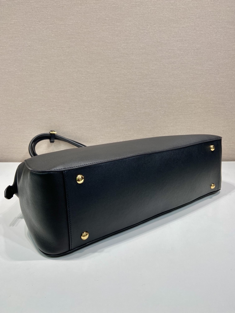 Pra*a top handle bags